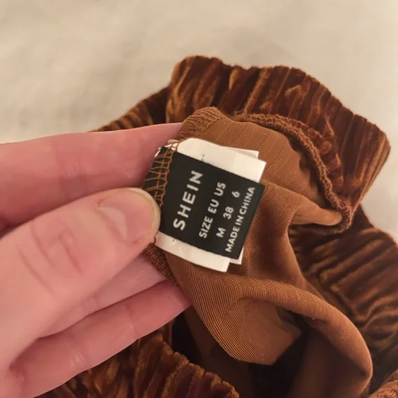 SHEIN Velvet Flared Pants in Brown 🤎 🧡 - Picture 2 of 3